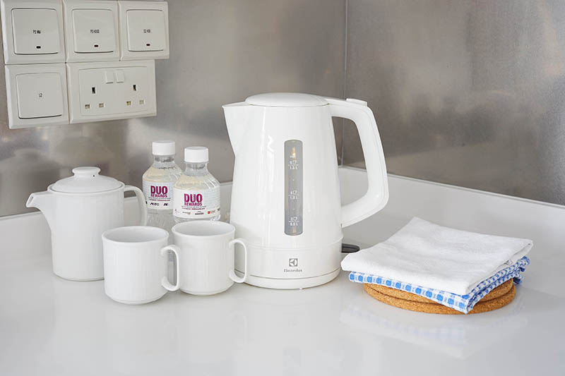 Boiler, pot and cups for your usage